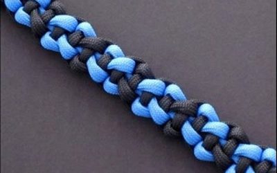 Bracelet de noeuds réalisé avec une corde de parachute, vidéo tuto