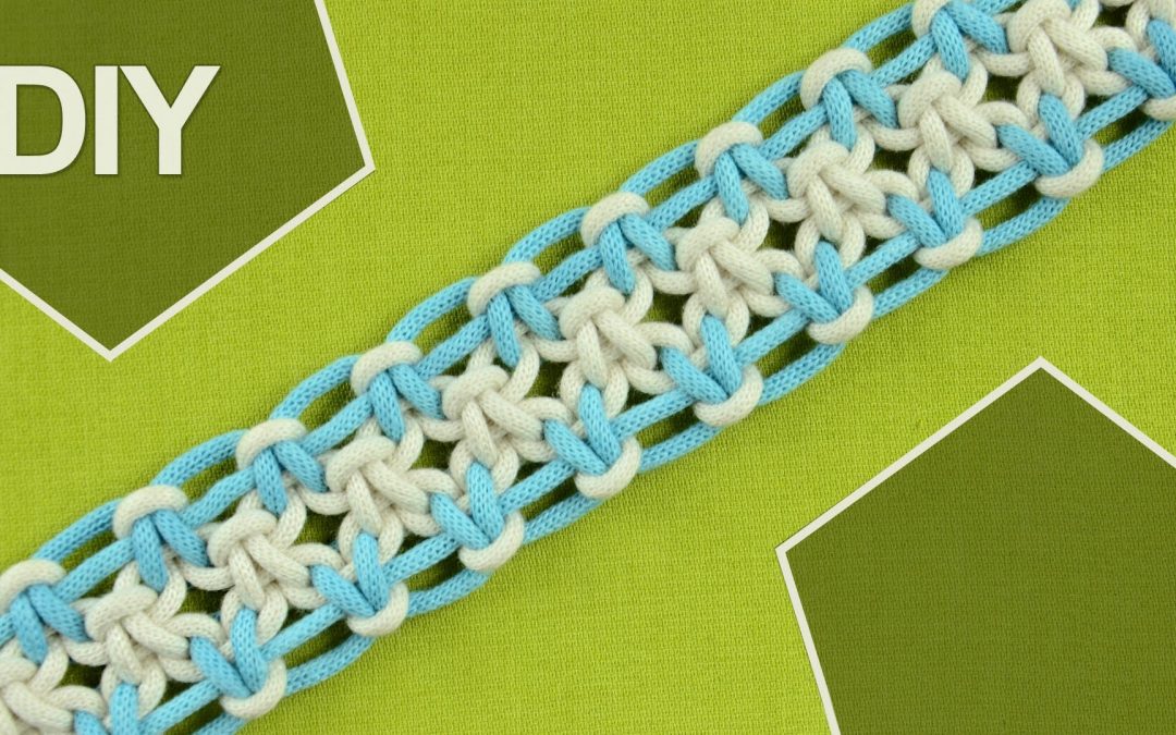 Comment réaliser un bracelet de macramé avec 8 cortes, noeuds carrés