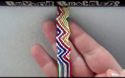Bracelet de l’amitué, motif zigzag avec les couleurs de l’arc-en-ciel (vidéo tuto)