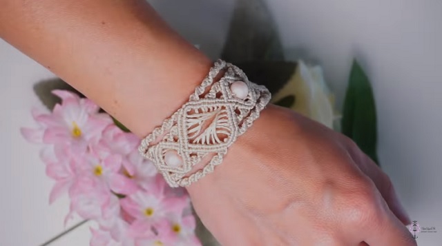 Comment faire un bracelet en macramé tribal pour l’été